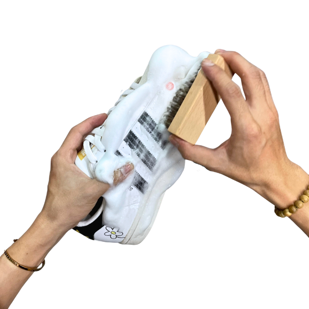 Bọt vệ sinh giày da túi xách làm hoàn hoàn từ tự nhiên