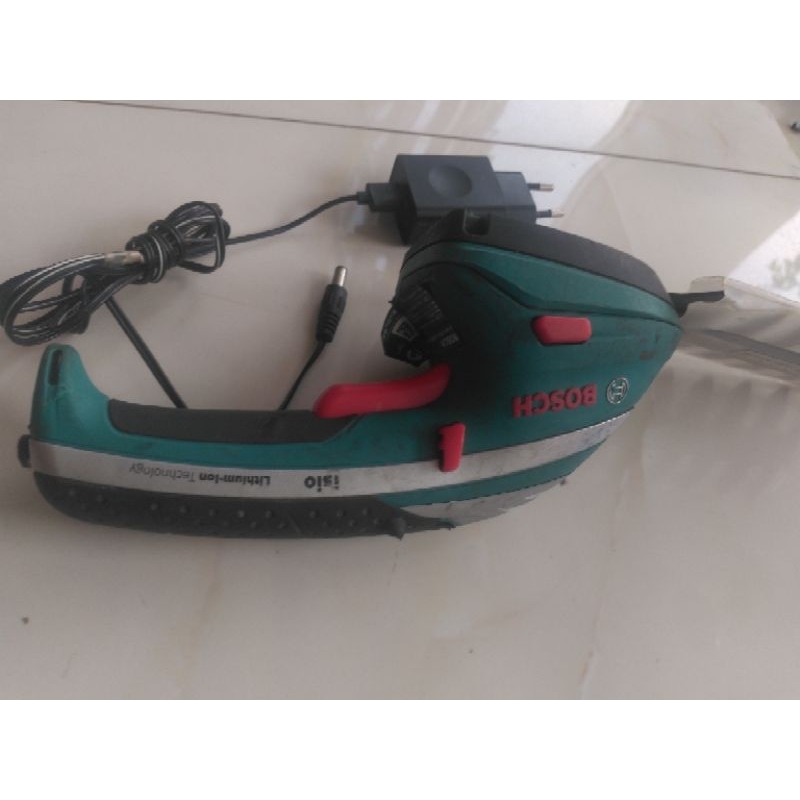 Máy tỉa mini pin Bosch