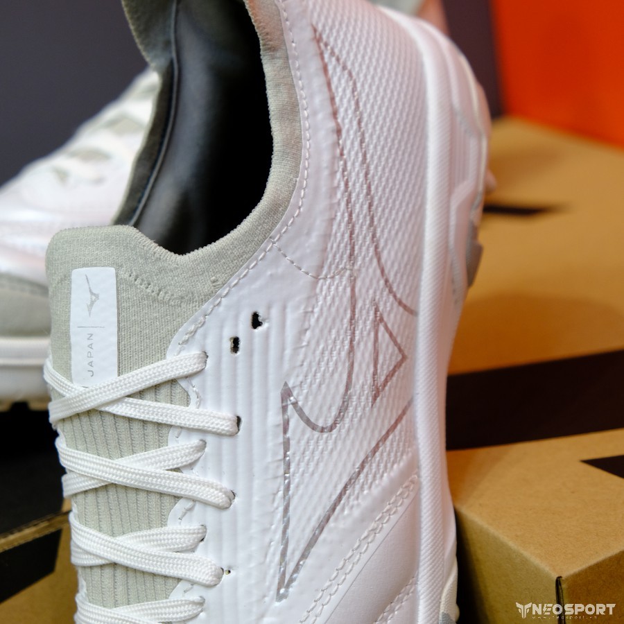 Giày Bóng Đá Cỏ Nhân Tạo Mizuno Morelia Neo 3 Sala Beta Bo Thun Trắng Xám TF