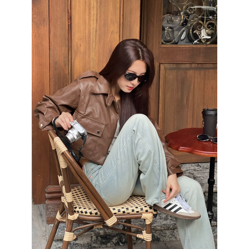 Hiin - Quần jeans suông xanh nhạt basic 8738