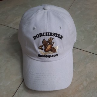 Mũ lưỡi trai màu trắng logo con vịt dorchester. nón kết màu trắng.