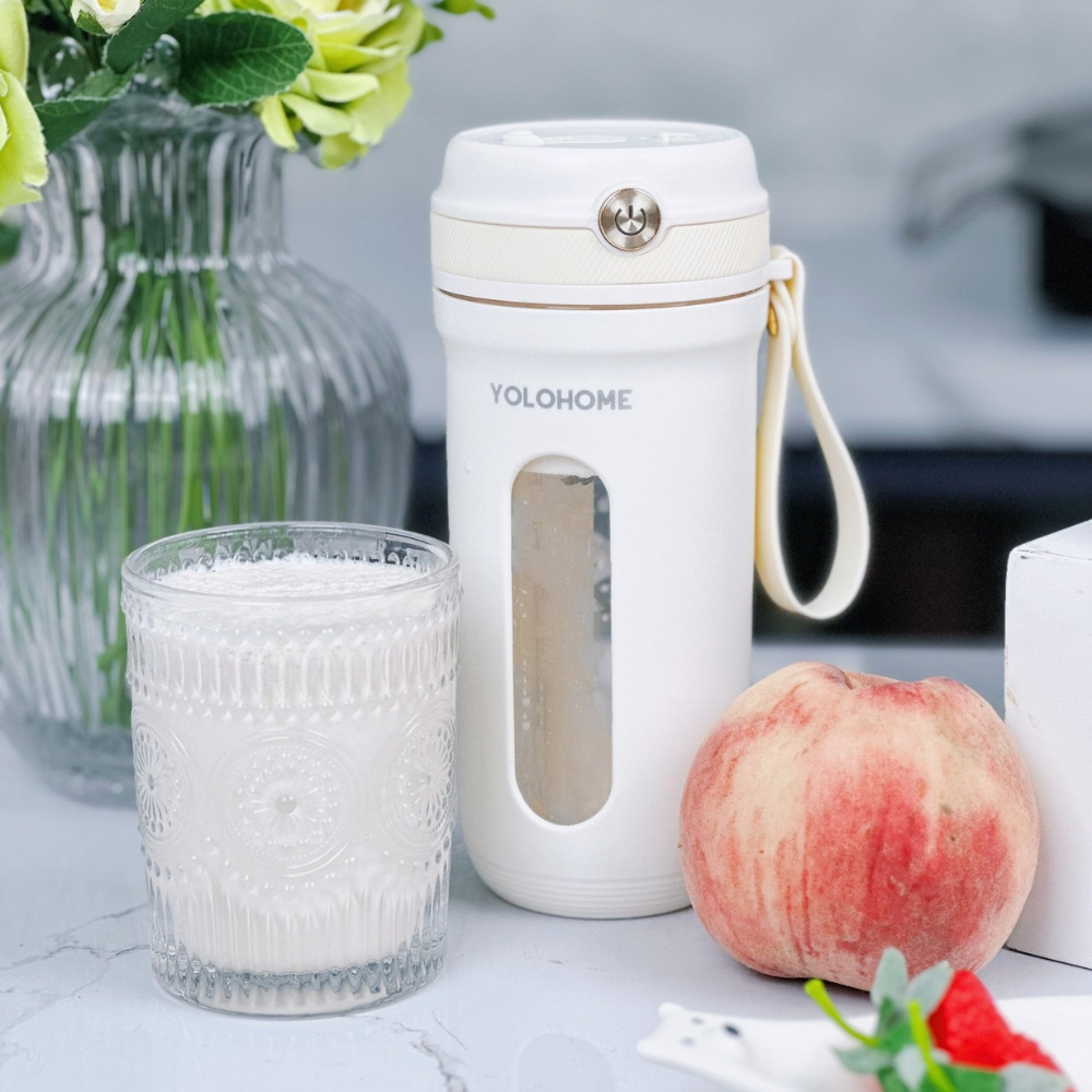 Máy xay cầm tay xinh xắn - tạo ra những ly sinh tố thơm ngon