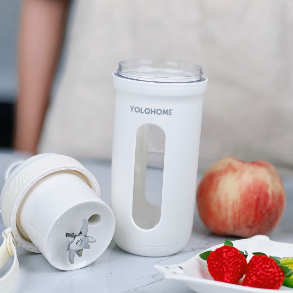 Máy xay cầm tay xinh xắn - tạo ra những ly sinh tố thơm ngon