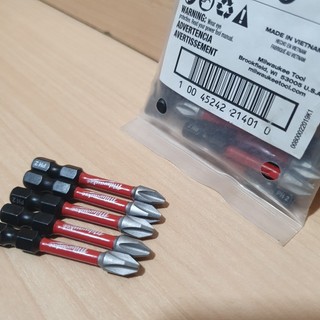 Mũi bắn vít Milwaukee ph2, 5cm chuẩn ngắn thép cứng