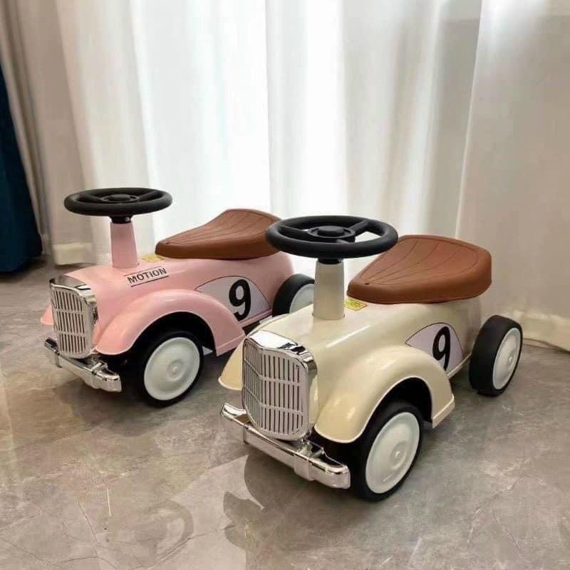 XE CHÒI CHÂN Ô TÔ CHO BÉ TỪ 1 TUỔI TRỞ LÊN CÓ ĐÈN VÀ ÁNH SÁNG