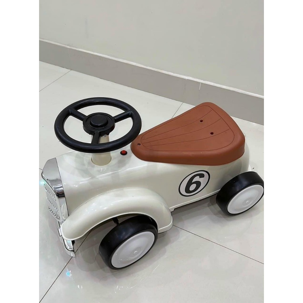 XE CHÒI CHÂN Ô TÔ CHO BÉ TỪ 1 TUỔI TRỞ LÊN CÓ ĐÈN VÀ ÁNH SÁNG