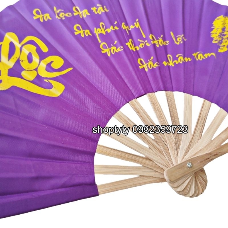 1 Cây Quạt Giấy Giúp Làm Mát Hoặc Dùng Để Múa Quạt