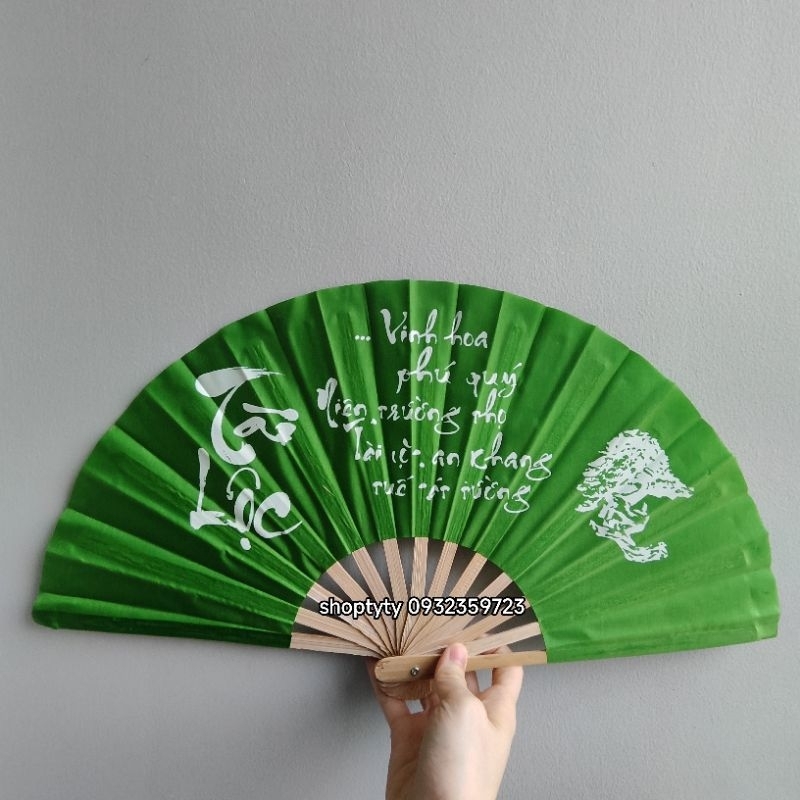 1 Cây Quạt Giấy Giúp Làm Mát Hoặc Dùng Để Múa Quạt