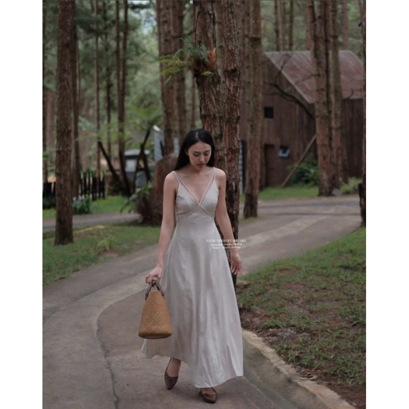𝐉𝐨𝐥𝐢𝐞 𝐃𝐫𝐞𝐬𝐬 - Đầm 2 Dây Chéo Ngực Linen