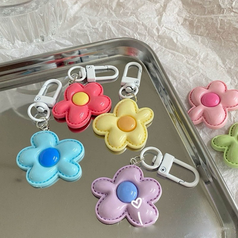 Phụ kiện gắn túi xách, móc khóa hình bông hoa