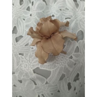Hoa diên vĩ cài áo handmade Joli màu nu