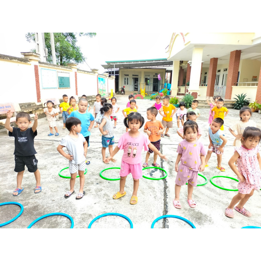 Vòng 15 cm hoặc vòng 40 cm chọn rõ để nhận ạ
