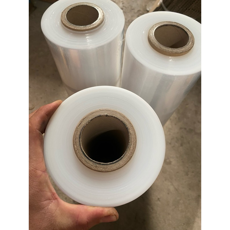 màng quấn pe trắng 4kg lõi mỏng dành cho người quấn nhiều.