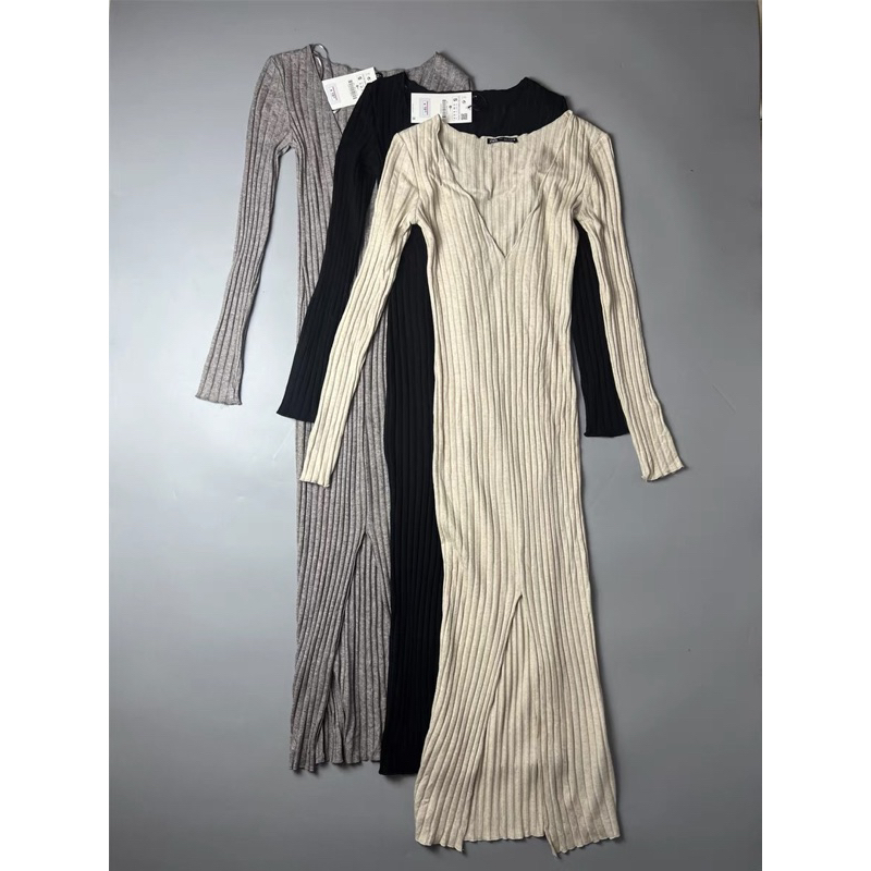 Váy body dáng dài xẻ cổ V màu Be