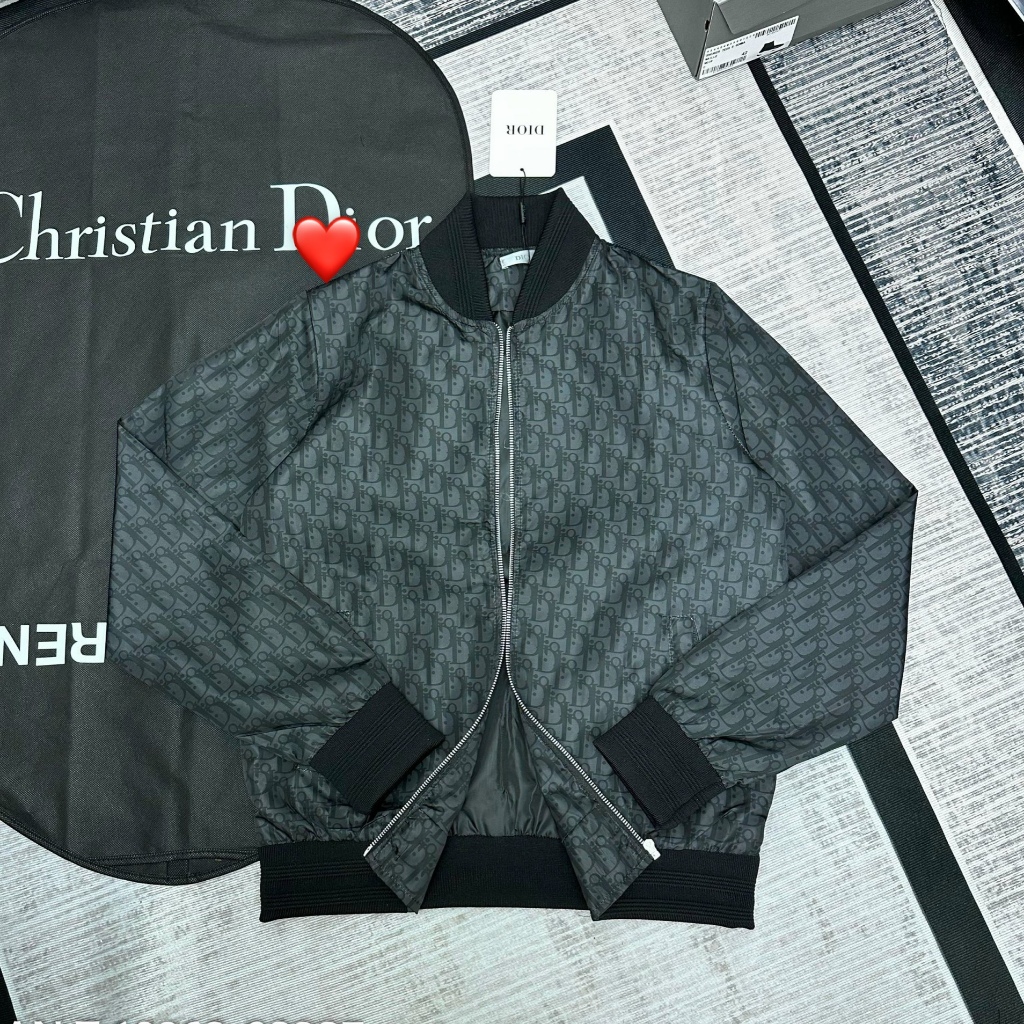 Áo Khoác Bomber Dio Họa Tiết Vân Chìm New 2023, Áo Khoác Bomber Nam Nữ Siêu Cấp Dệt Vân Chìm