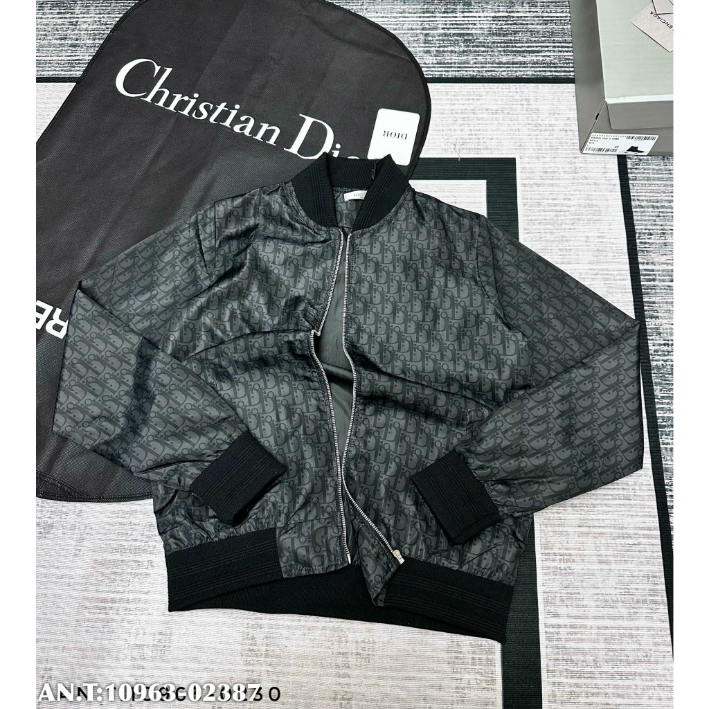 Áo Khoác Bomber Dio Họa Tiết Vân Chìm New 2023, Áo Khoác Bomber Nam Nữ Siêu Cấp Dệt Vân Chìm