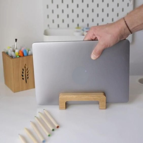 Giá đỡ laptop, kệ dựng laptop thẳng - Chữ U - DEERNOR - Gỗ thông nguyên khối