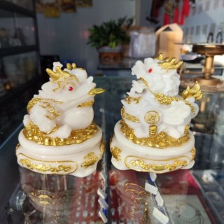 Cóc thiềm thừ tỳ hưu đá ngọc phong thủy màu trắng