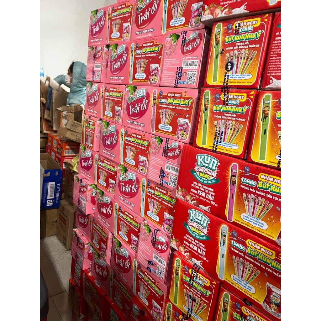 Thùng Sữa Kun Túi 24 Gói 110ML HƯƠNG CAM/ DÂU/ SOCOLA/ NHO  Tặng Bút Kun