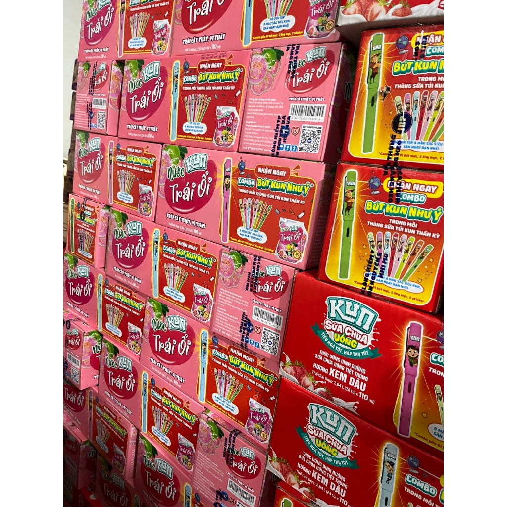 Thùng Sữa Kun Túi 24 Gói 110ML HƯƠNG CAM/ DÂU/ SOCOLA/ NHO  Tặng Bút Kun