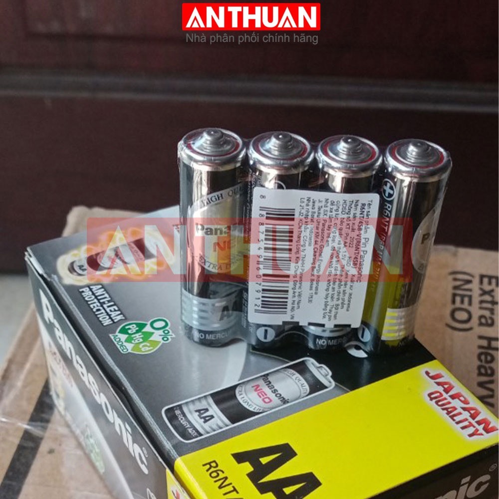 Hộp 40 viên pin AA / 2A Panasonic R6NT-4SB Tiểu đen hàng chính hãng chất lượng cao.