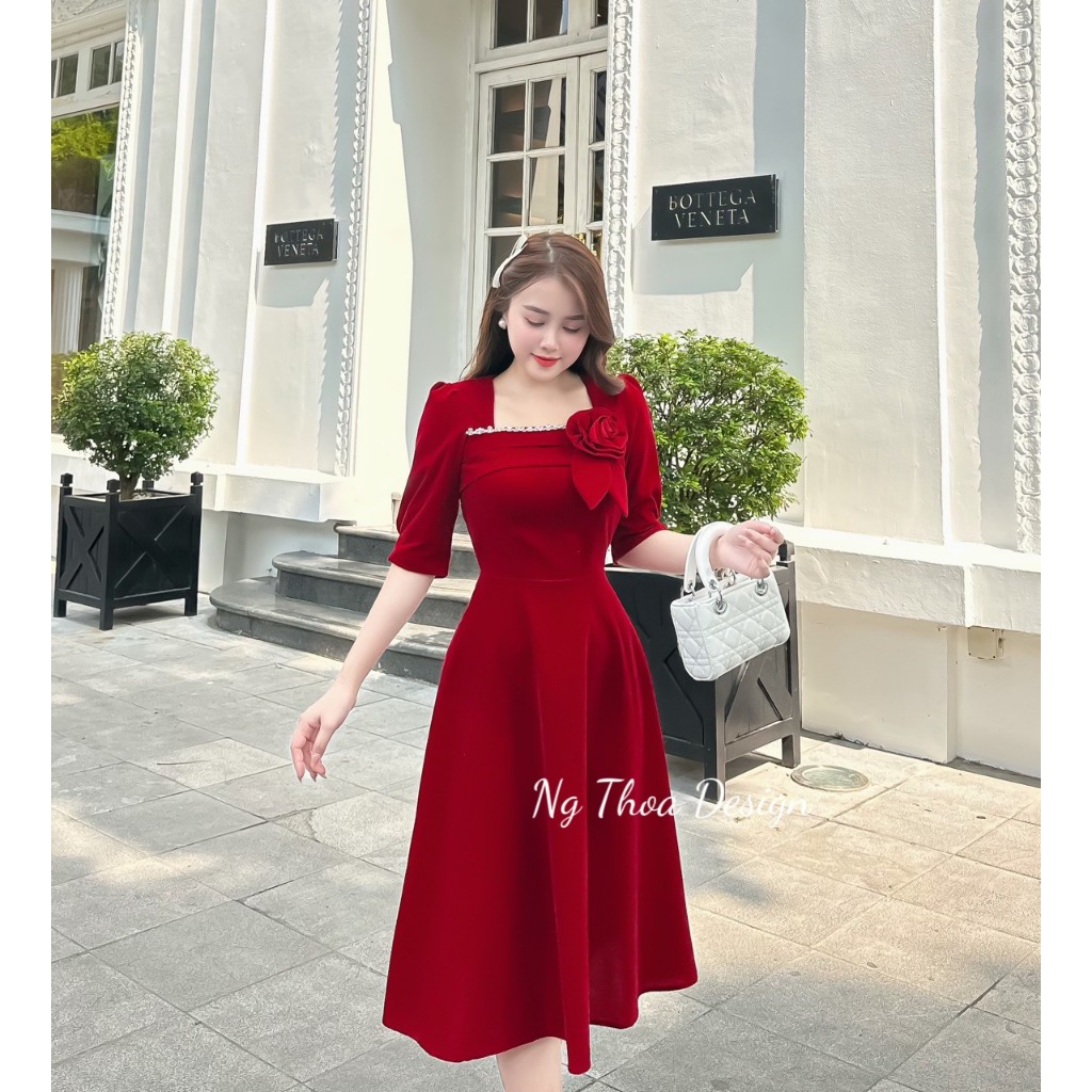 Váy nhung cổ vuông dá hoa ngực công sở dự tiệc nữ dáng xòe trang tríb hoa trẻ trung, đầm thiết kế MQ Boutique cao cấp