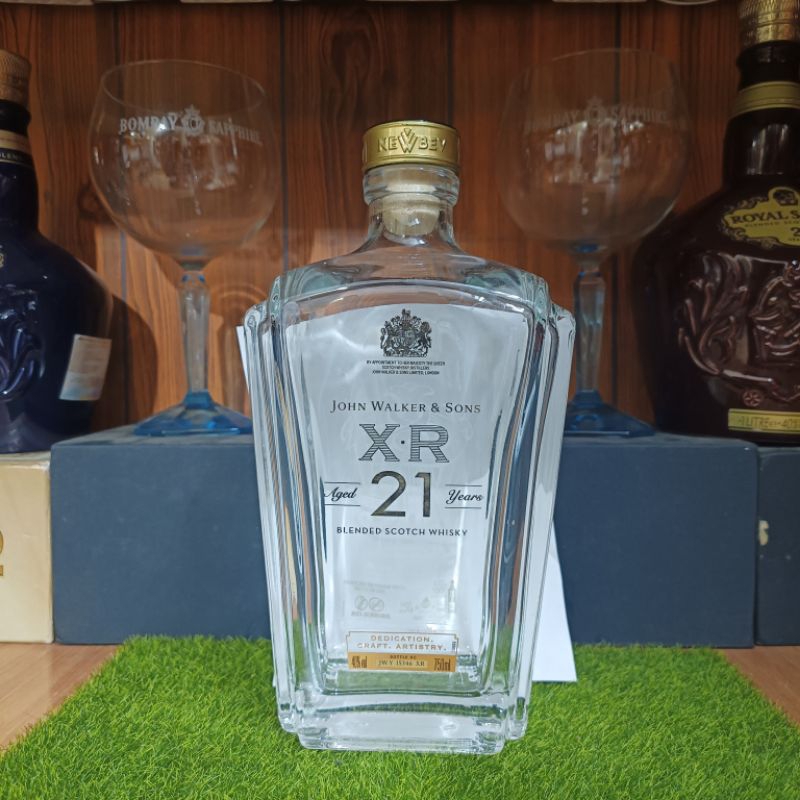 Vỏ chai rượu ngoại XR 19 năm, XR 21 năm trưng bày Decor dáng vuông, hàng mới đẹp xuất xứ Scotland (chai rỗng)