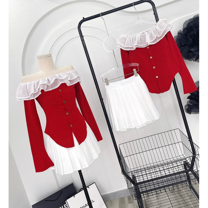 SET CHÂN VÁY TRẮNG XẾP LY ÁO BẸT VAI ĐỎ TAY DÀI