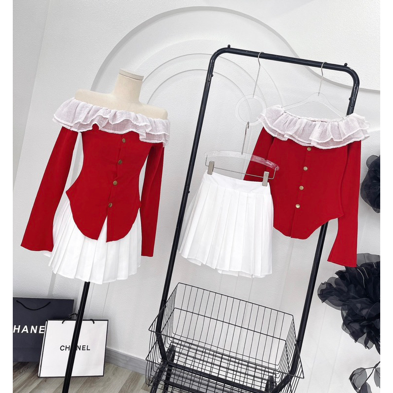 SET CHÂN VÁY TRẮNG XẾP LY ÁO BẸT VAI ĐỎ TAY DÀI