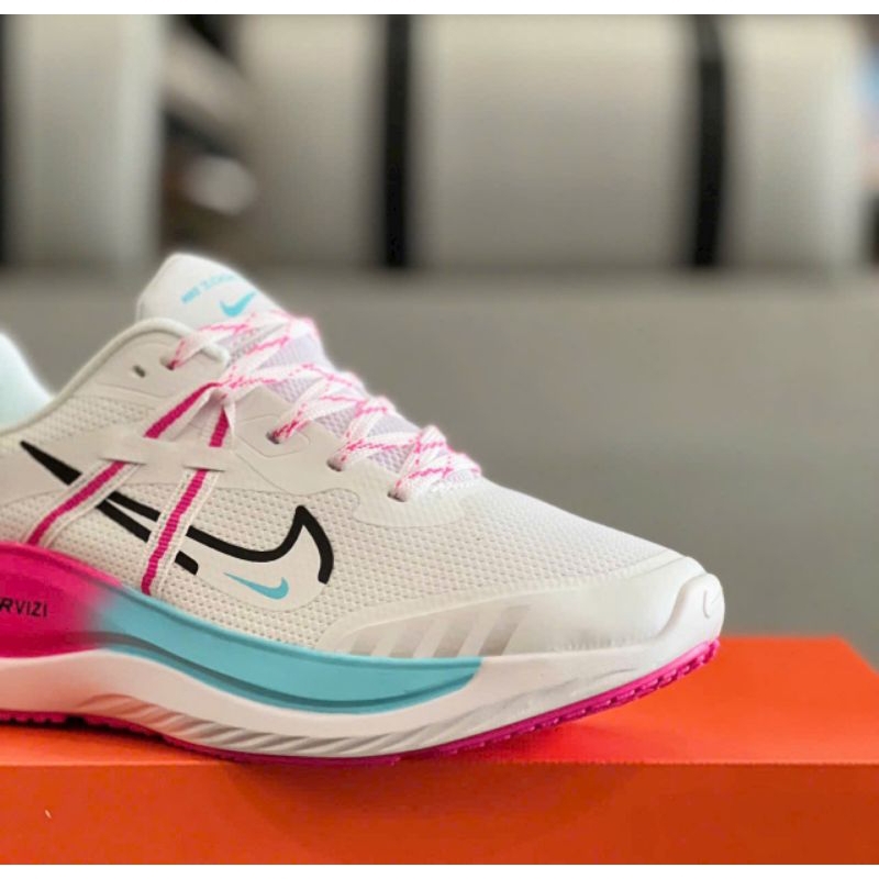 Giầy nike về hàng.