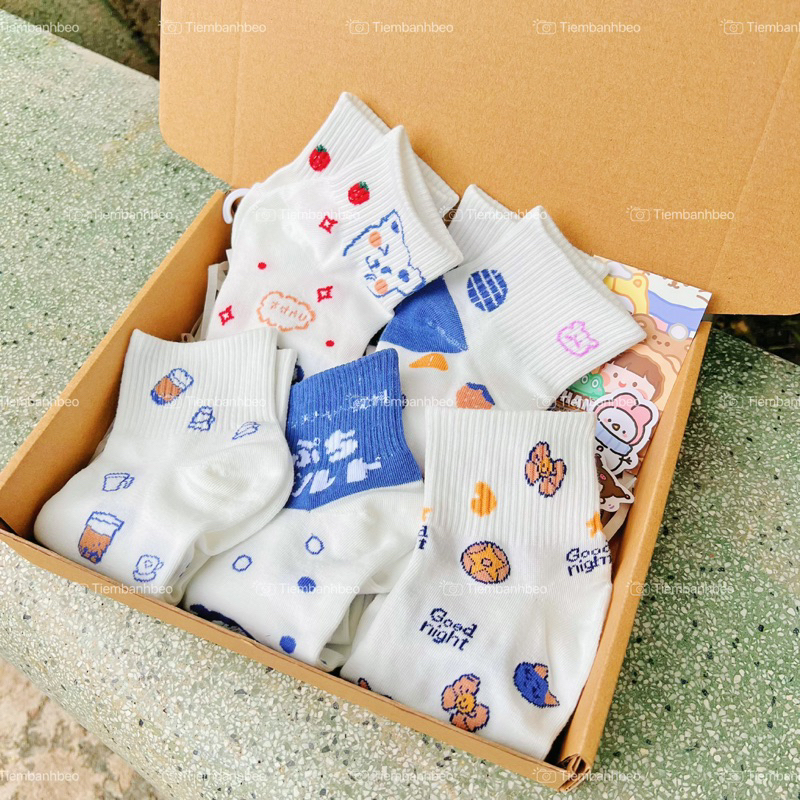 Bộ quà tặng có kèm vớ cho người bạn yêu thương