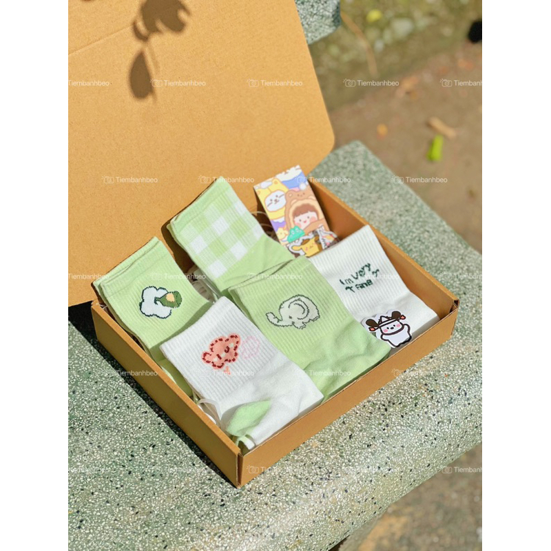 Bộ quà tặng có kèm vớ cho người bạn yêu thương