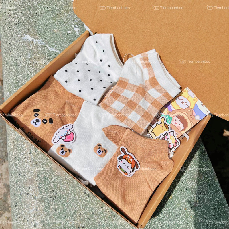 Bộ quà tặng có kèm vớ cho người bạn yêu thương