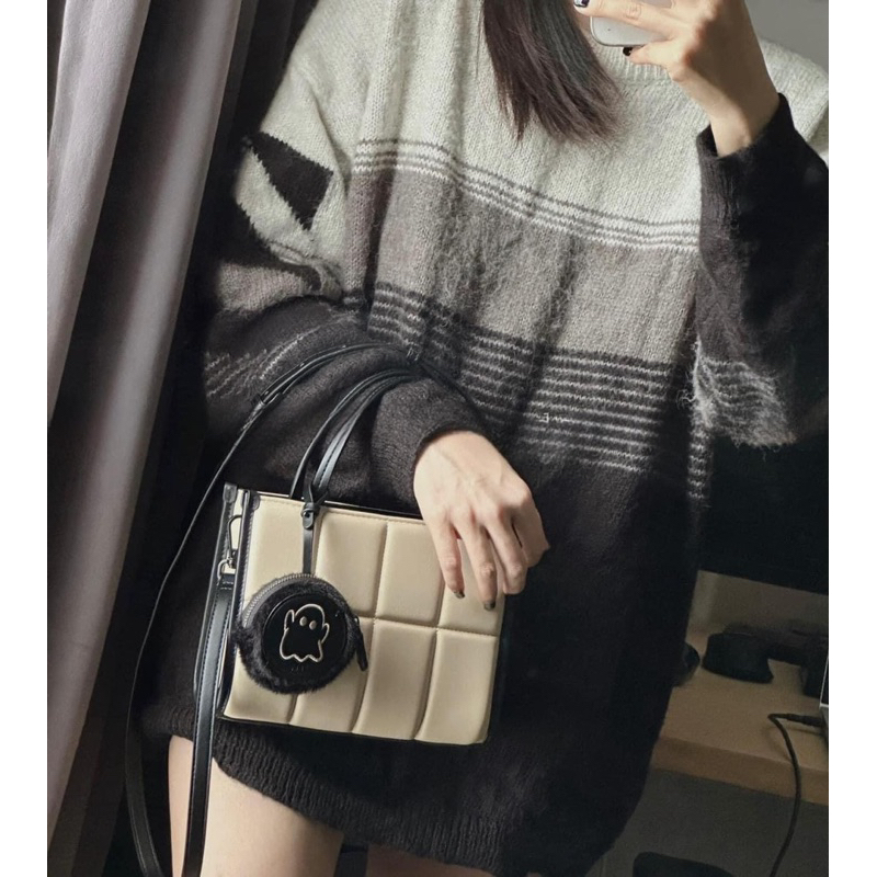 Túi quai xách pd chần trám ô vuông tặng kèm charm ví nhỏ