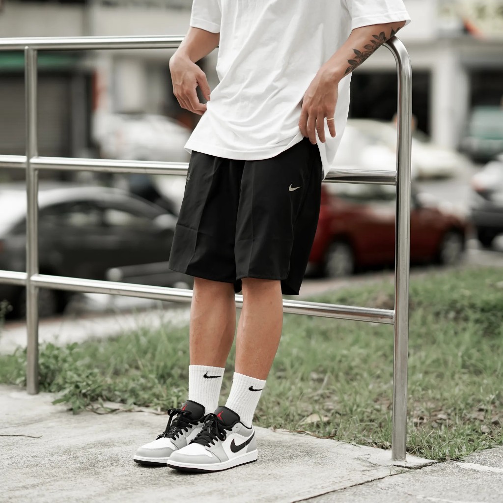 Quần ngắn thể thao nam nữ Nike Challenger Dri-FIT 9′ Running Shorts ; Quần đùi dù chạy bộ, tập gym, yoga - Đen