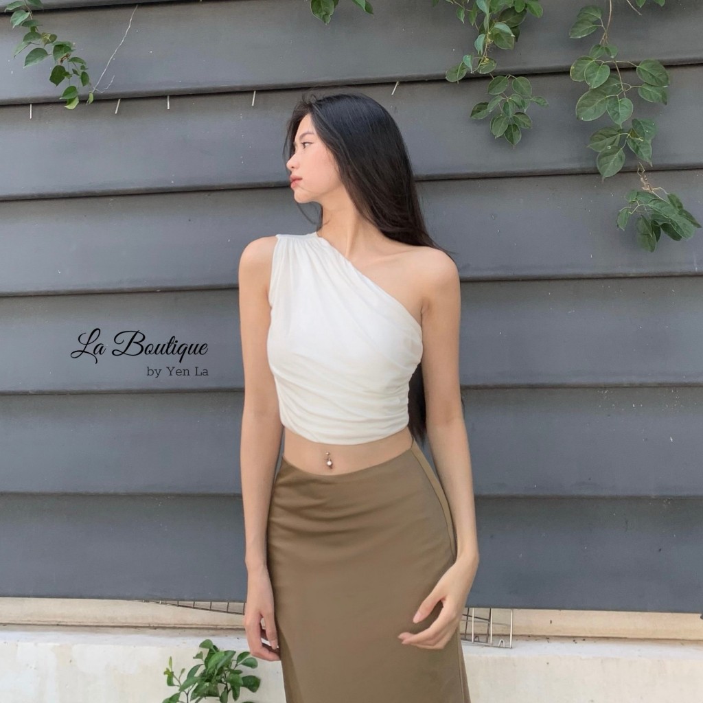 La Boutique - Áo Thun Croptop Ôm Dáng Lệch Vai