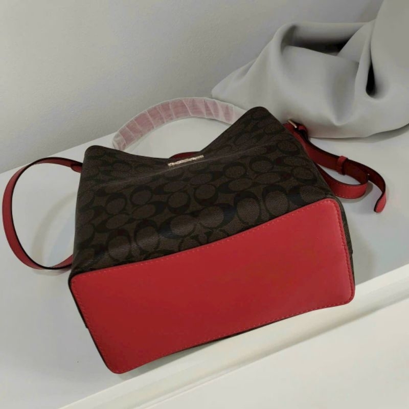 TÚI COACH SMALL TOWN BUCKET size 25