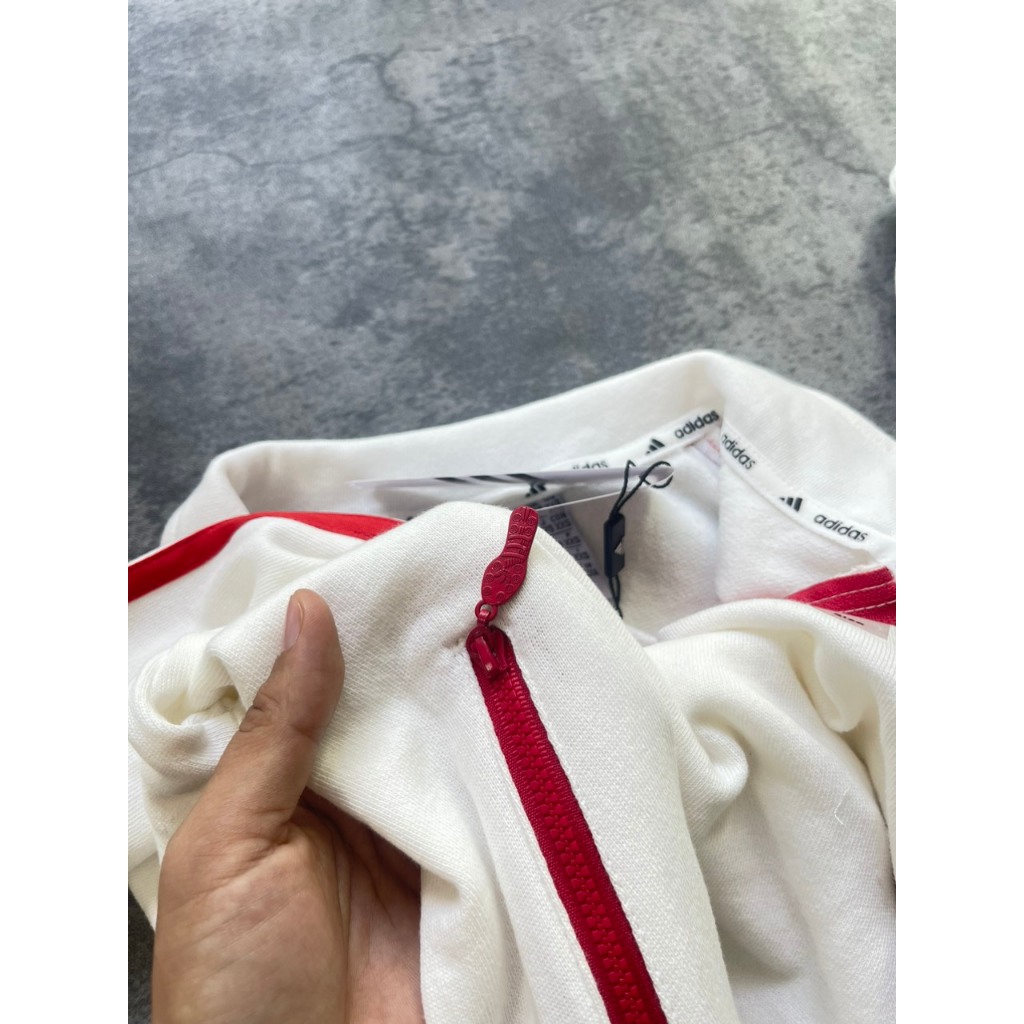 Set thể thảo Adidas trắng cả gia đình đều mặc được