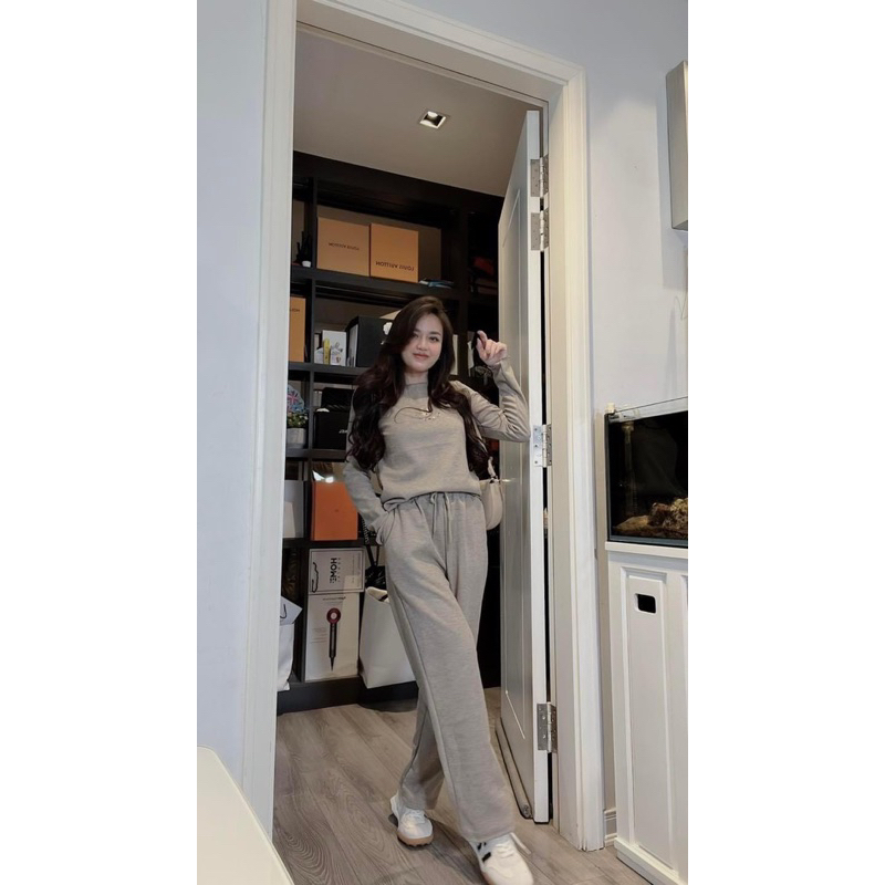 Màu nâu- Bô tăm zip nâu bèo cổ thêu thỏ