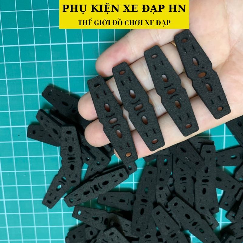 Combo 10 miếng da đen 3 lỗ dày 2mm.
