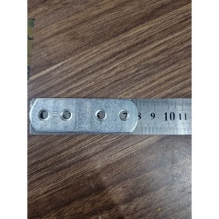 1 cái ke thẳng dài 8cm bản 2,4cm
