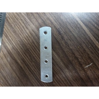 1 cái ke thẳng dài 12cm bản 2,4cm