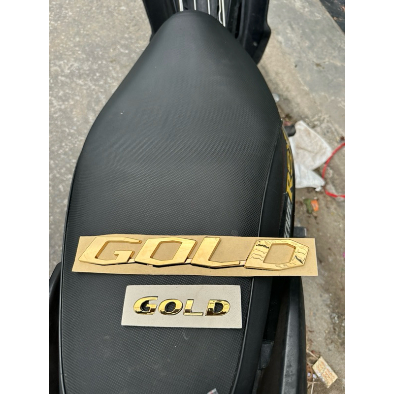 Tem chữ GOLD mạ vàng dán trang trí xe
