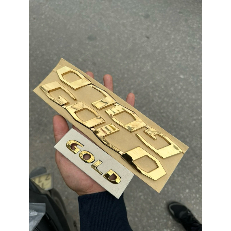 Tem chữ GOLD mạ vàng dán trang trí xe