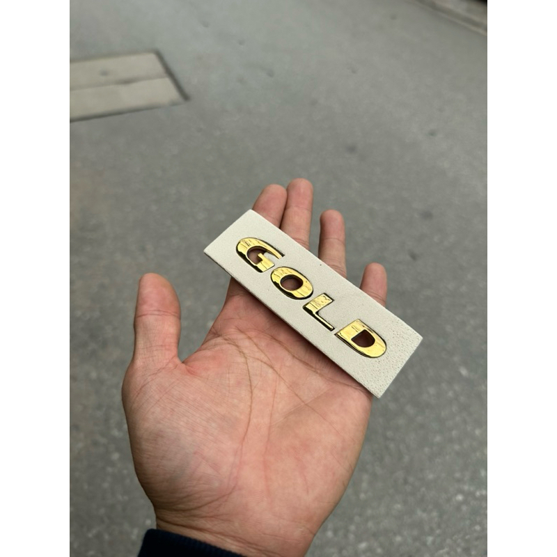 Tem chữ GOLD mạ vàng dán trang trí xe