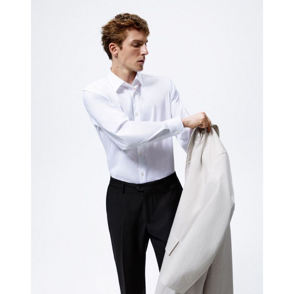 Sơ mi ZR  Woven dành cho Nam. Chất vải Woven mềm mịn, co giãn thoải mái. From Slim lên dáng gọn người.