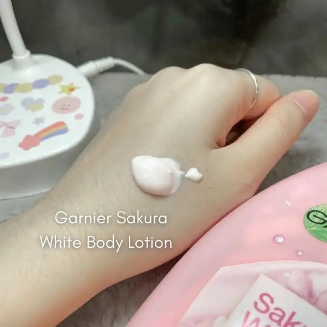 Sữa dưỡng thể trắng da Garnier Body Bright Extra lotion cấp ẩm dưỡng trắng da chuyên sâu 400ml