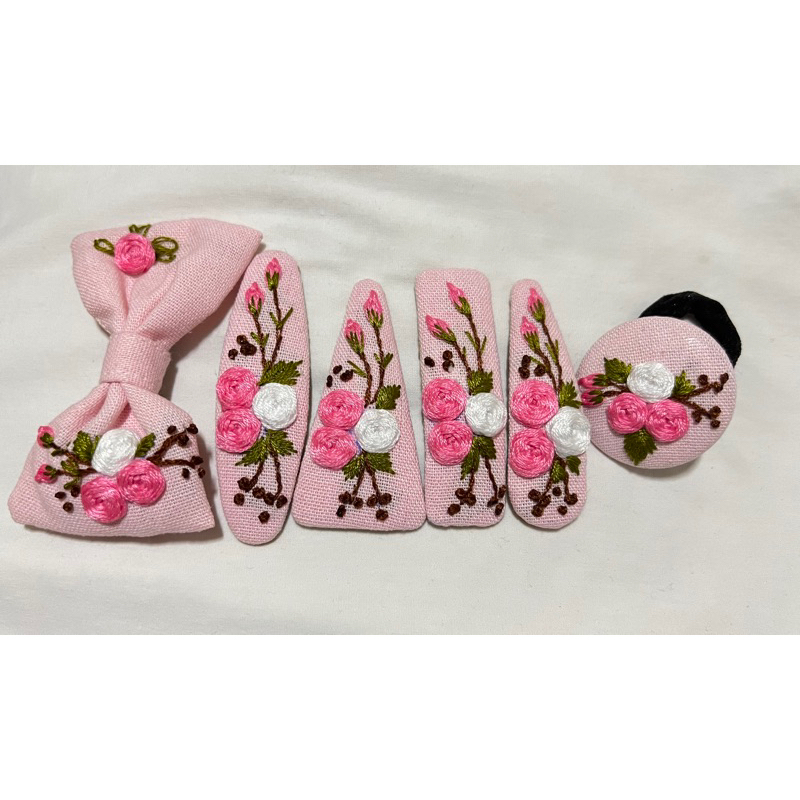 Kẹp thêu handmade