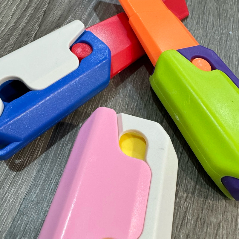 Dao Cà Rốt 3D 3 khớp 17CM Dao Củ Cải Đồ Chơi Trọng Lực Xả Stress