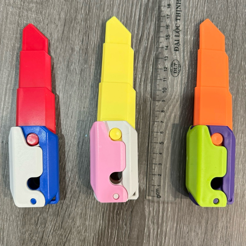 Dao Cà Rốt 3D 3 khớp 17CM Dao Củ Cải Đồ Chơi Trọng Lực Xả Stress